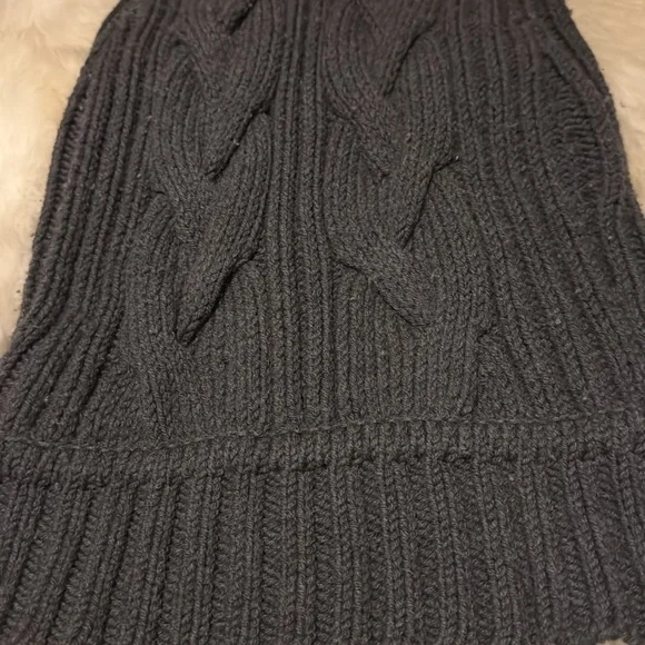 Ugh extra small 100% wool sweater with a shearing lamb for hood gray color